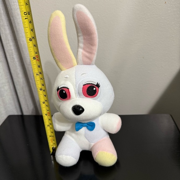 FNaF Security Breach Vanessa Plush Funko 8” white - Picture 5 of 9